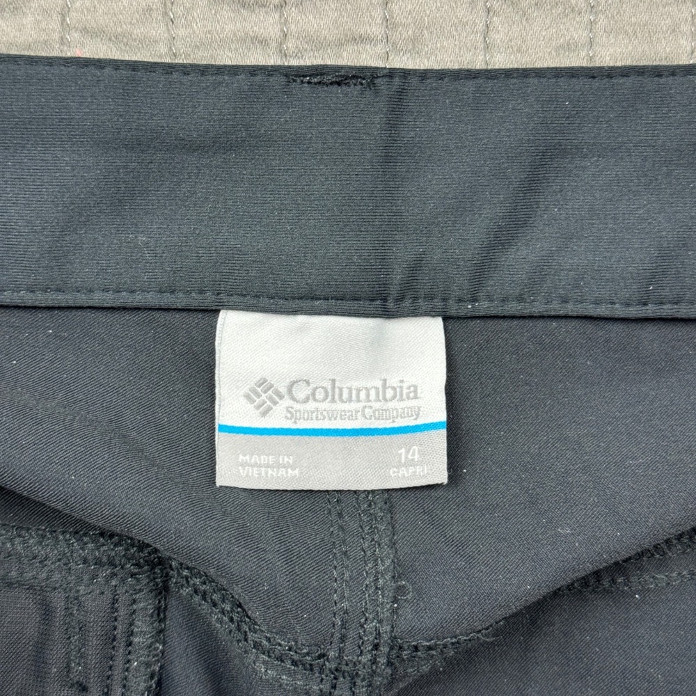 Columbia Womens Omni-Shield Black Capri Hiking Pants Size 14 Outdoors Granola - Picture 6 of 12